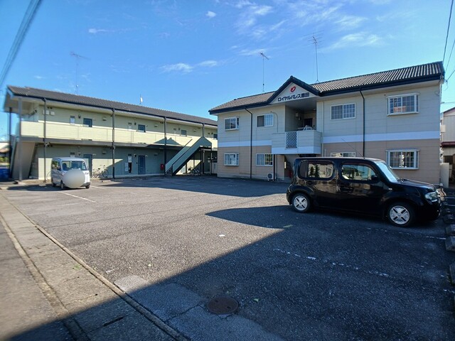 ロイヤルパレス恩田 駐車場