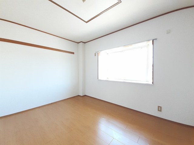 ロイヤルパレス恩田 ベッドルーム