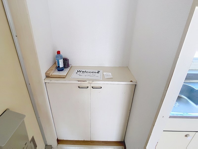 メナー佐野 B 玄関