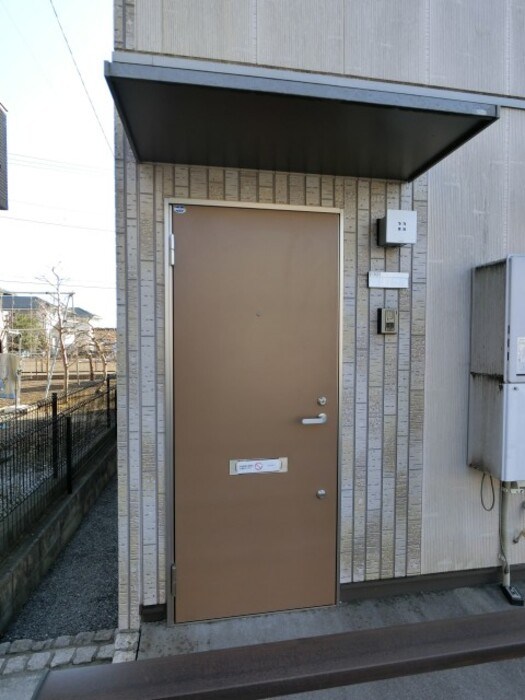 リースランド野高谷　E 玄関