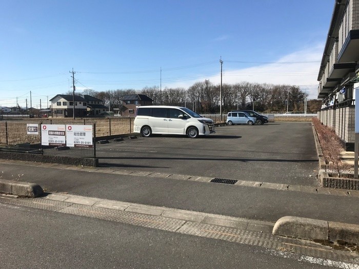 スウィートグラス　A 駐車場