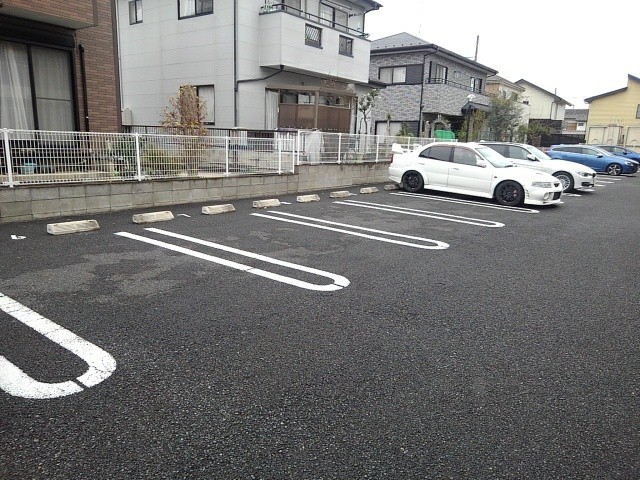 クレメント　Ａ 駐車場