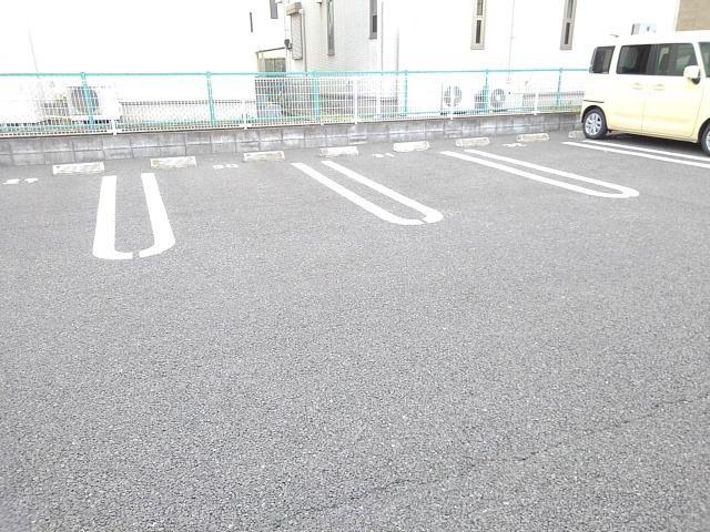 ベルフルールＣ 駐車場