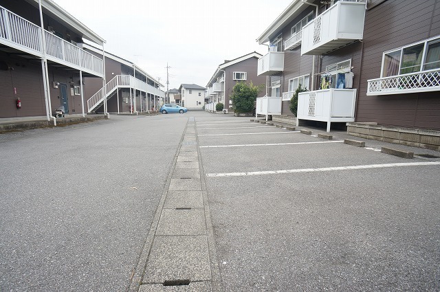 クリアヴィレッジＢ 駐車場