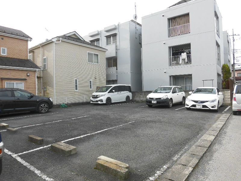 フルール御幸 駐車場