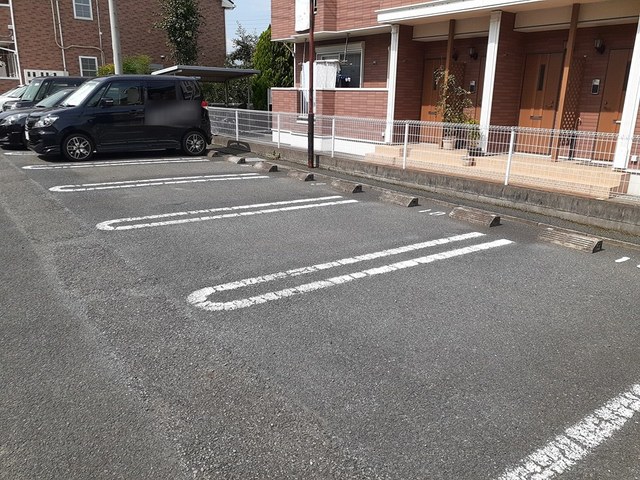 エアリー・カレント 駐車場