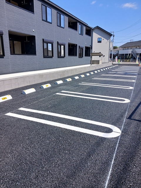 アンフィニ 駐車場