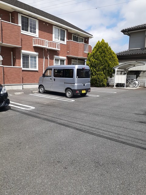 アルバ・ブリーゼ　Ⅰ 駐車場