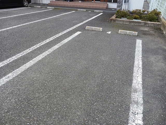 グラン・ヴィサージュＡ 駐車場