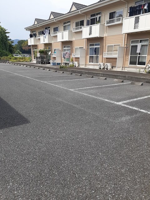 ブランドールＳＵＮＡＧＡ　Ｂ 駐車場