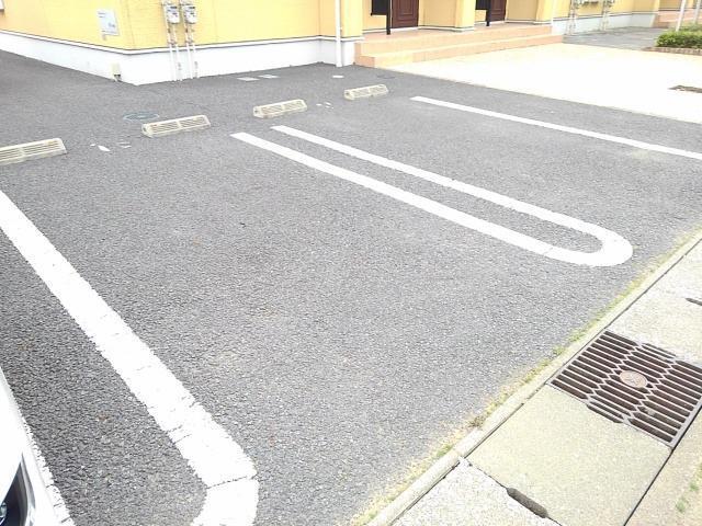 プロムナードＢ 駐車場