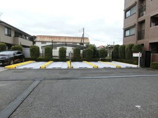 ナイスアーバン御幸本町  駐車場