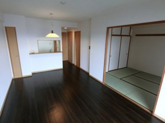 ナイスアーバン御幸本町  リビング