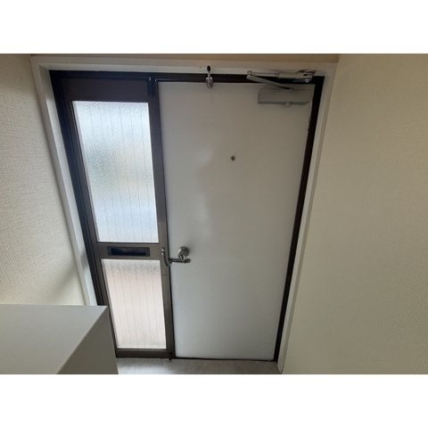 ツルオカハイツ  玄関