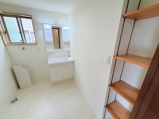 平松本町貸家 洗面所