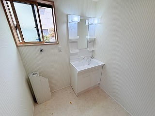 平松本町貸家 洗面所