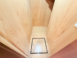 平松本町貸家 収納