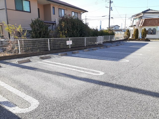 ブルック石川 駐車場