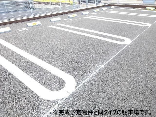 ロイヤル鈴　Ｉ 駐車場