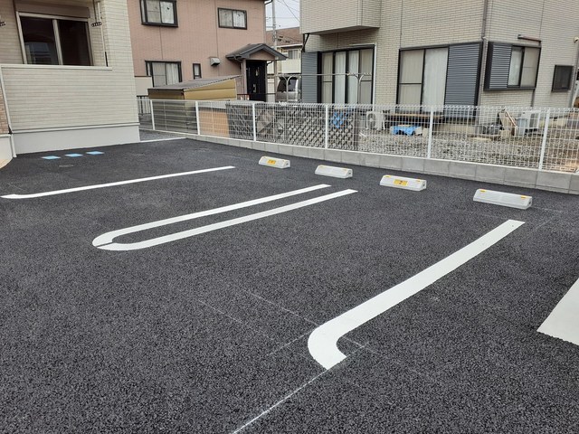 ルミナール 駐車場