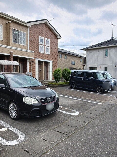 マーヴェラスヴィラ 駐車場