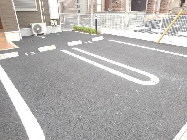 プラスターⅡ 駐車場