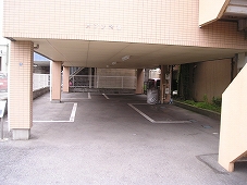 メゾン常陸 駐車場