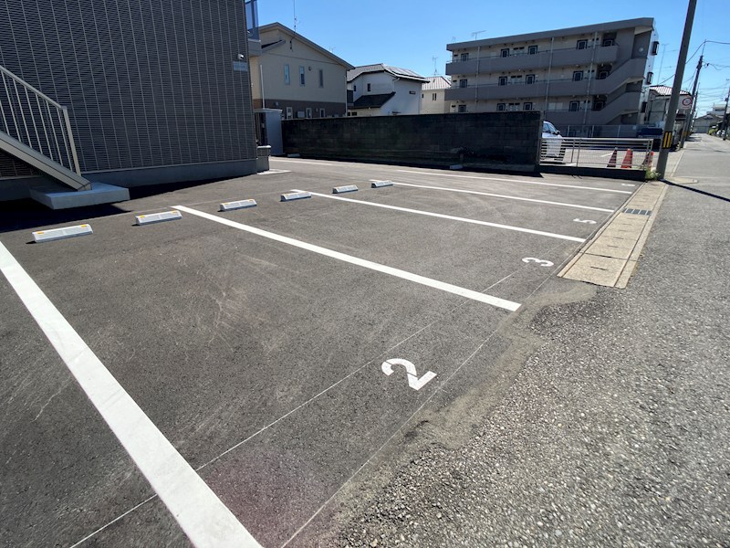 サン・フォレスト泉が丘 駐車場