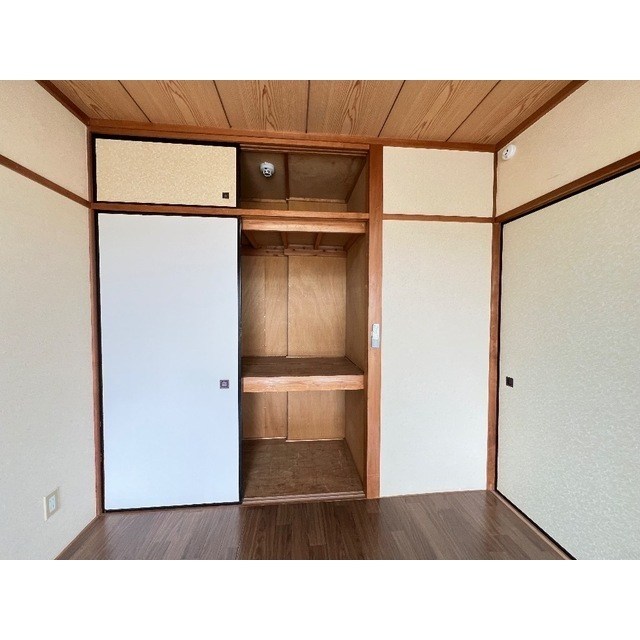 ハイツ霜越 収納