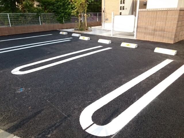ブリーズ　Ｄ 駐車場
