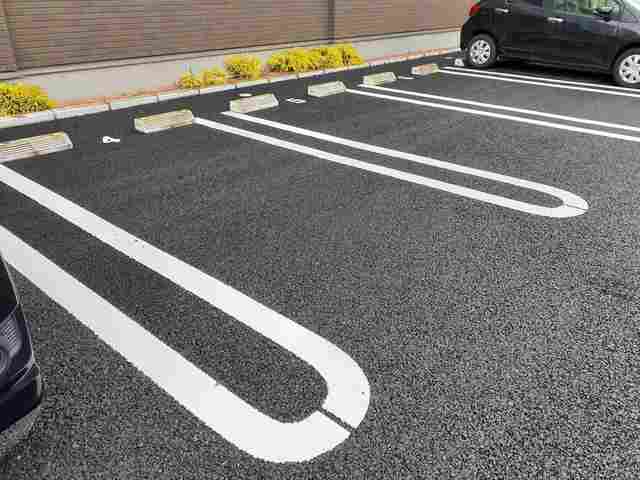 オリュザＫ 駐車場