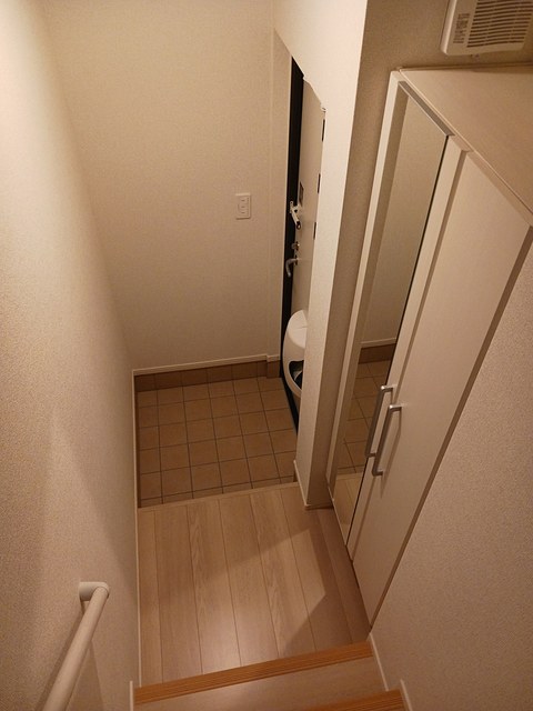オネスティ 玄関