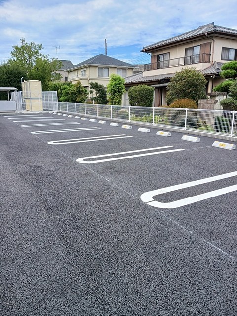 オネスティ 駐車場