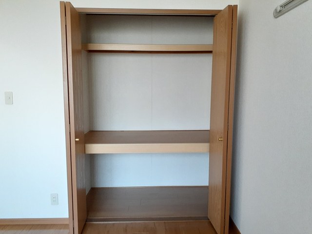 オネストイズミヤＢ 収納