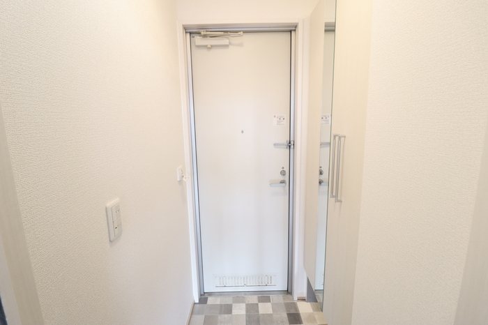 グロース小山 玄関