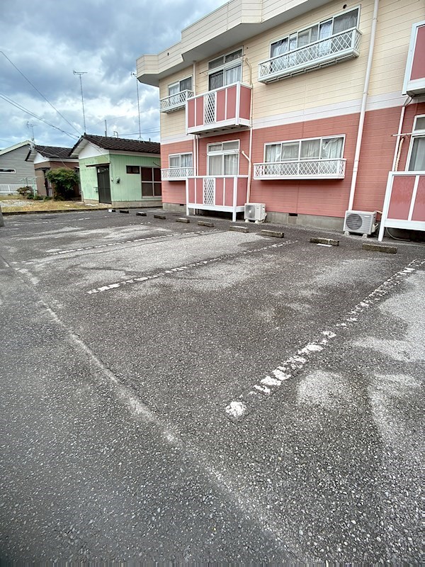 ハワイマンション 駐車場
