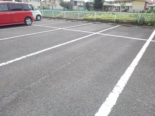 カーサエテルノＡ 駐車場