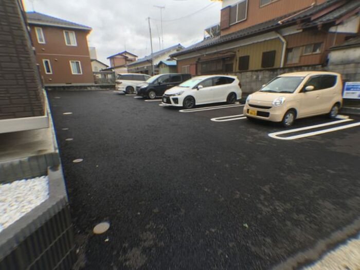 マル・クレール 駐車場