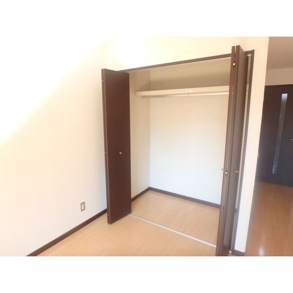 モア　クレドール 収納