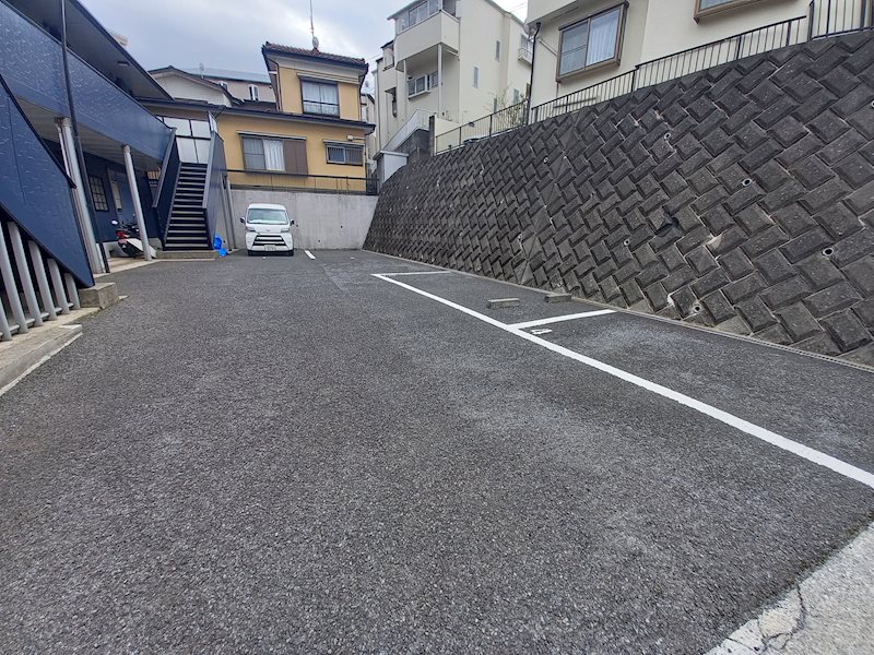 サンライフ妙蓮寺Ａ棟 駐車場