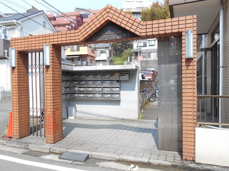 キャトルセゾンシライ壱番館 エントランス