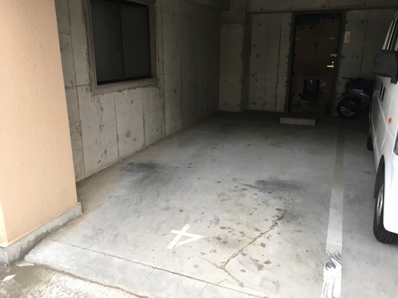 向後マンション 駐車場