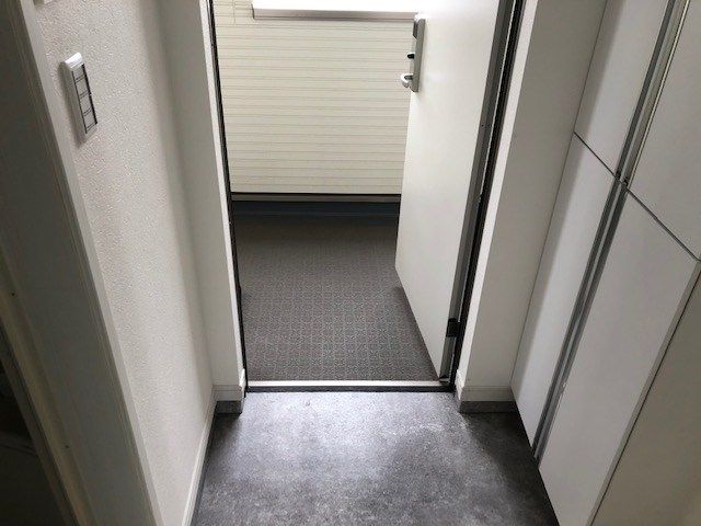ポンデロッサ駒岡 玄関
