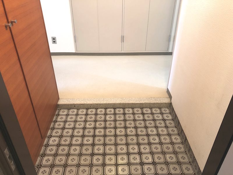 大倉山ハイム6号棟 玄関