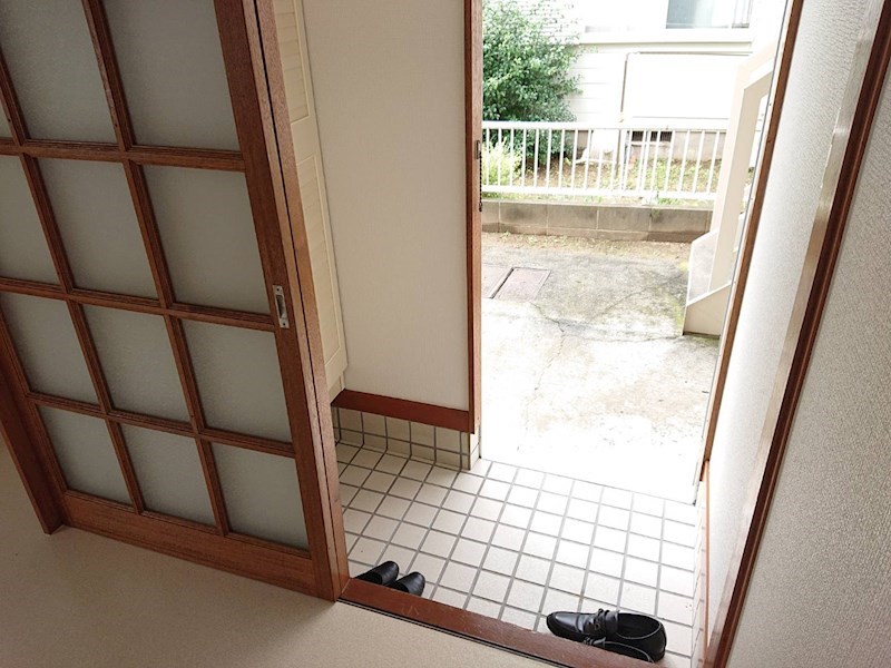 フラット谷戸A 玄関
