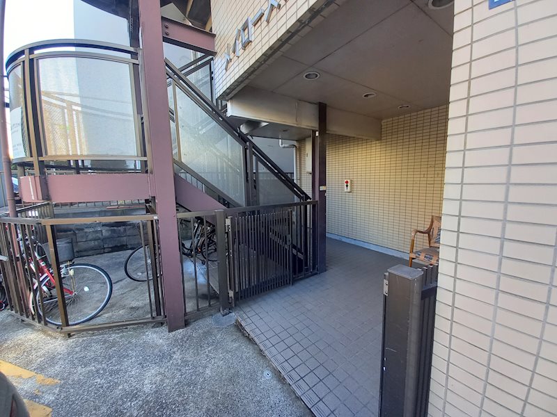 メイローズ東寺尾 エントランス