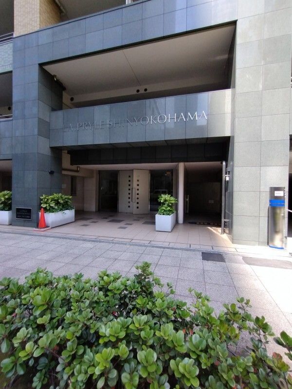 LA.PRYLE新横浜 エントランス