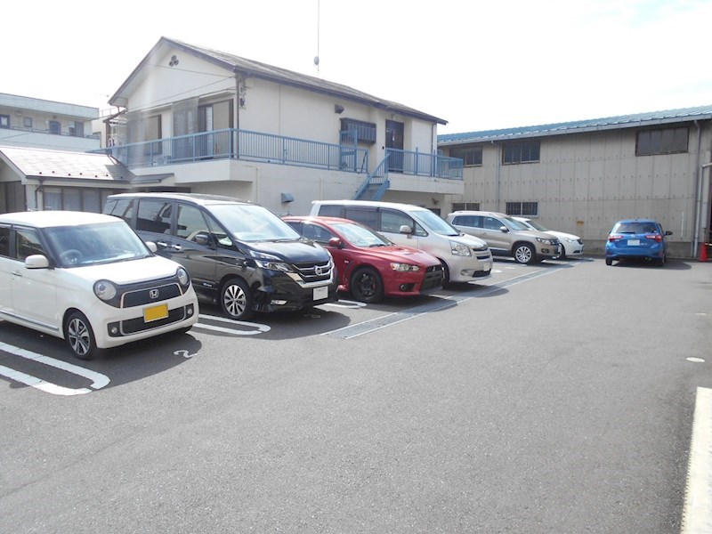 プリマベーラ 駐車場