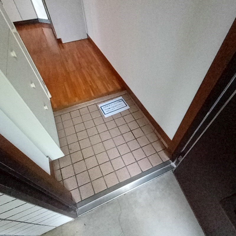第２三和ビル 玄関