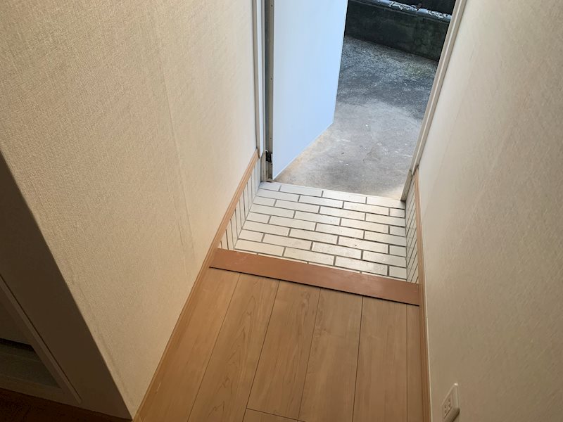 師岡パレス 玄関